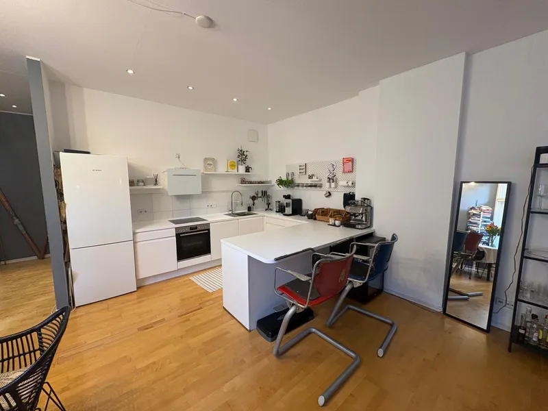 Prenzlauer Berg / Winsviertel / Charmante, voll möblierte 2-Zimmer-Altbauwohnung — photo 1